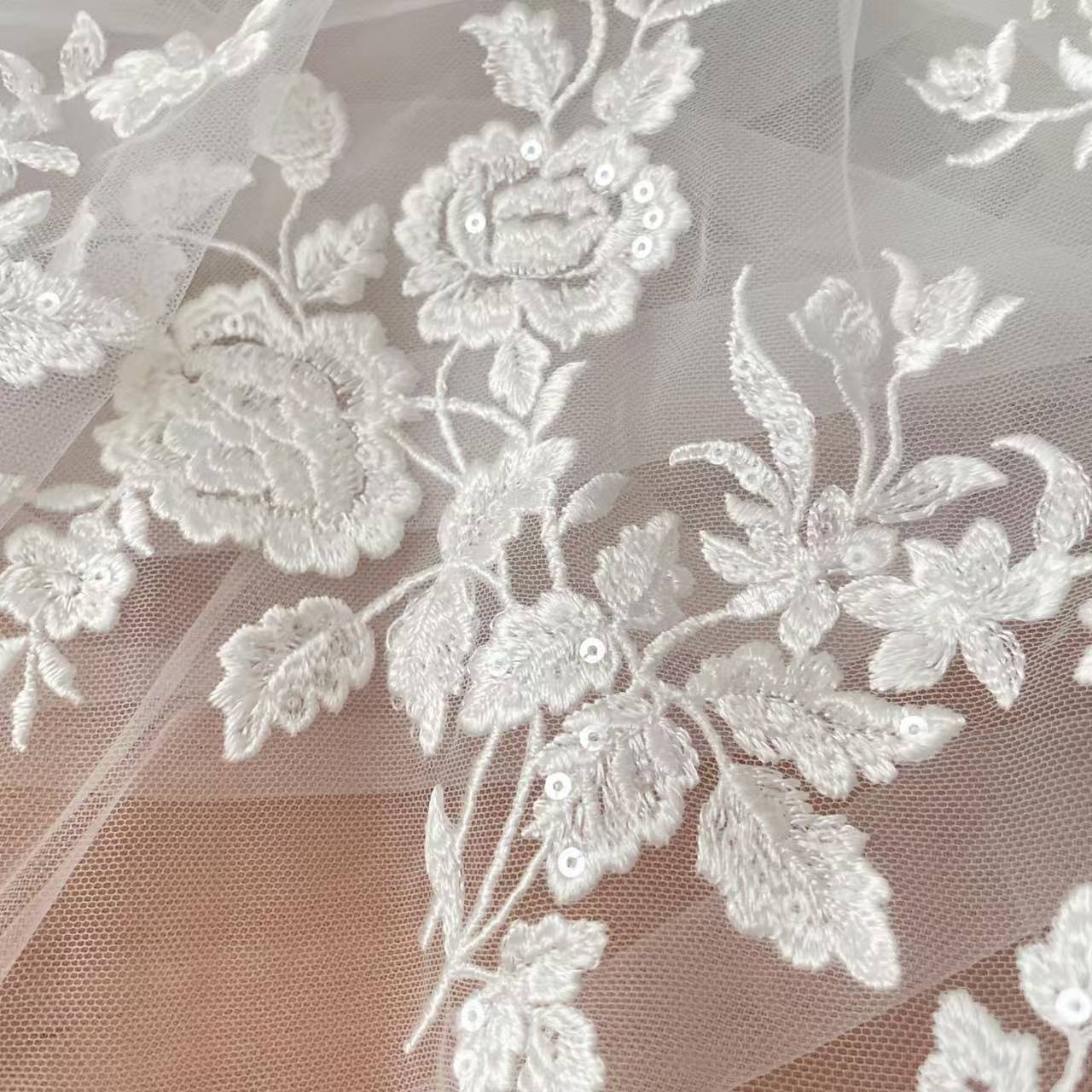 Franse geborduurde kantstof, m - Embroidery Flower Pattern recensie en prijs