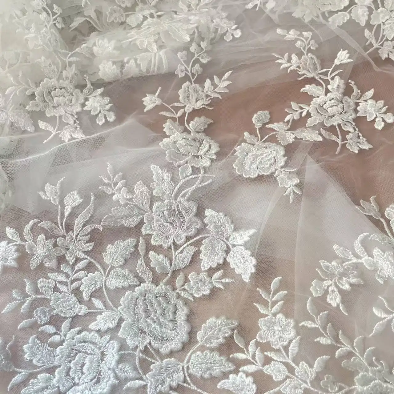 Franse geborduurde kantstof, m - Embroidery Flower Pattern recensie en prijs