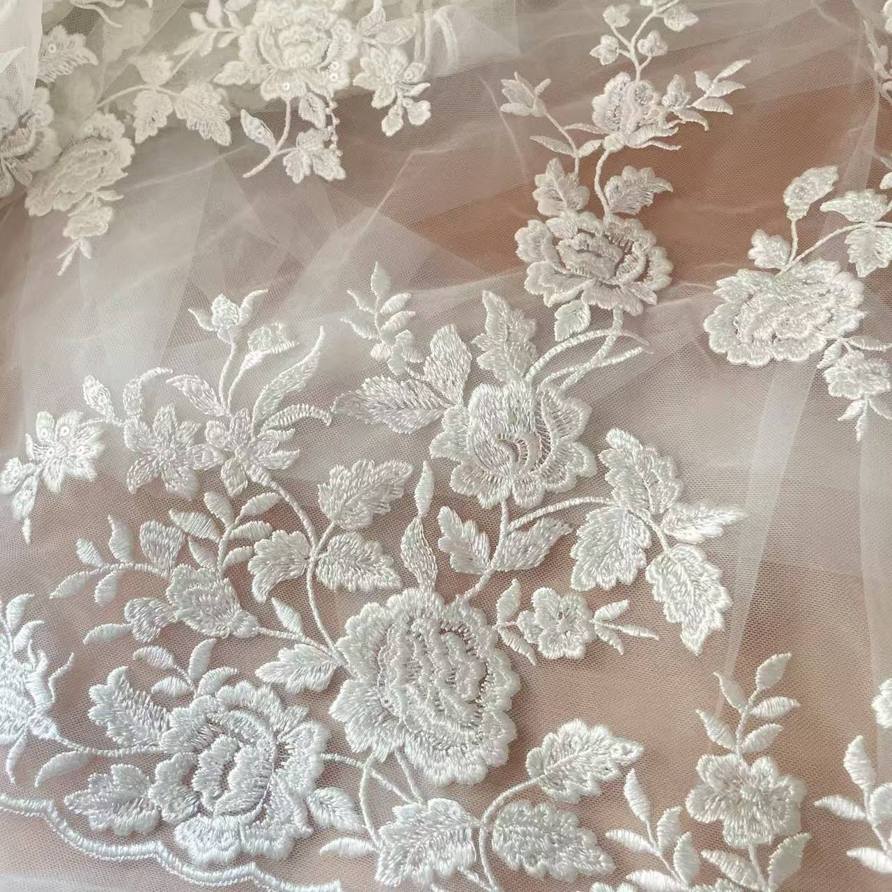 Franse geborduurde kantstof, m - Embroidery Flower Pattern recensie en prijs